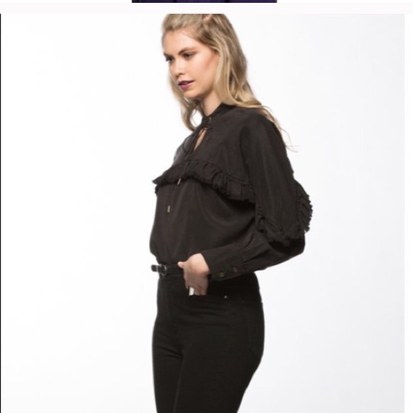 Jachs Girlfriend Ruffled Tie neck blouse - Picture 3 of 4